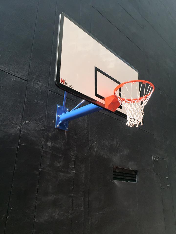 0.5m單柱掛牆籃球架.jpg
